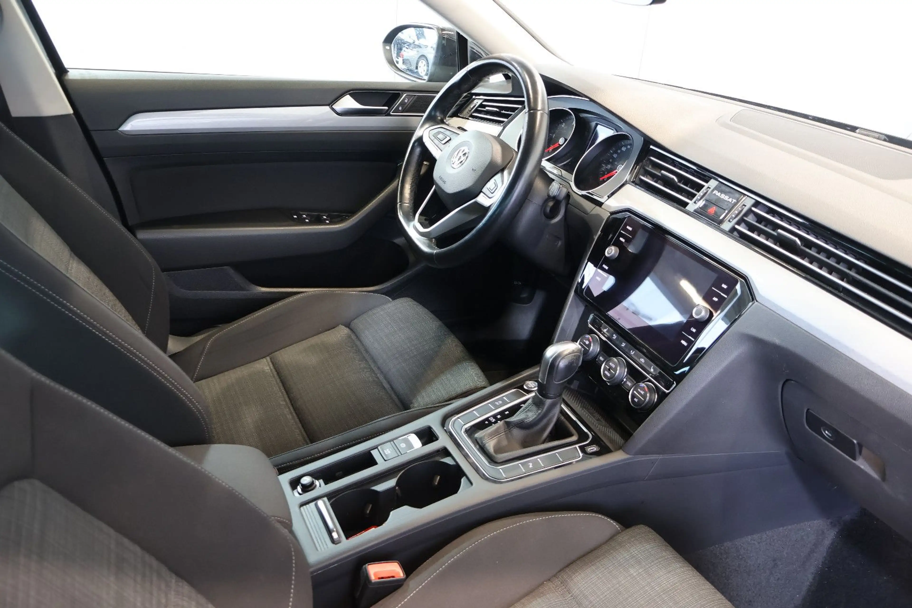 Volkswagen Passat Variant Passat 2.0 TDI Business ACC+LANE+KAM+LED+CARPLAY — photo 12