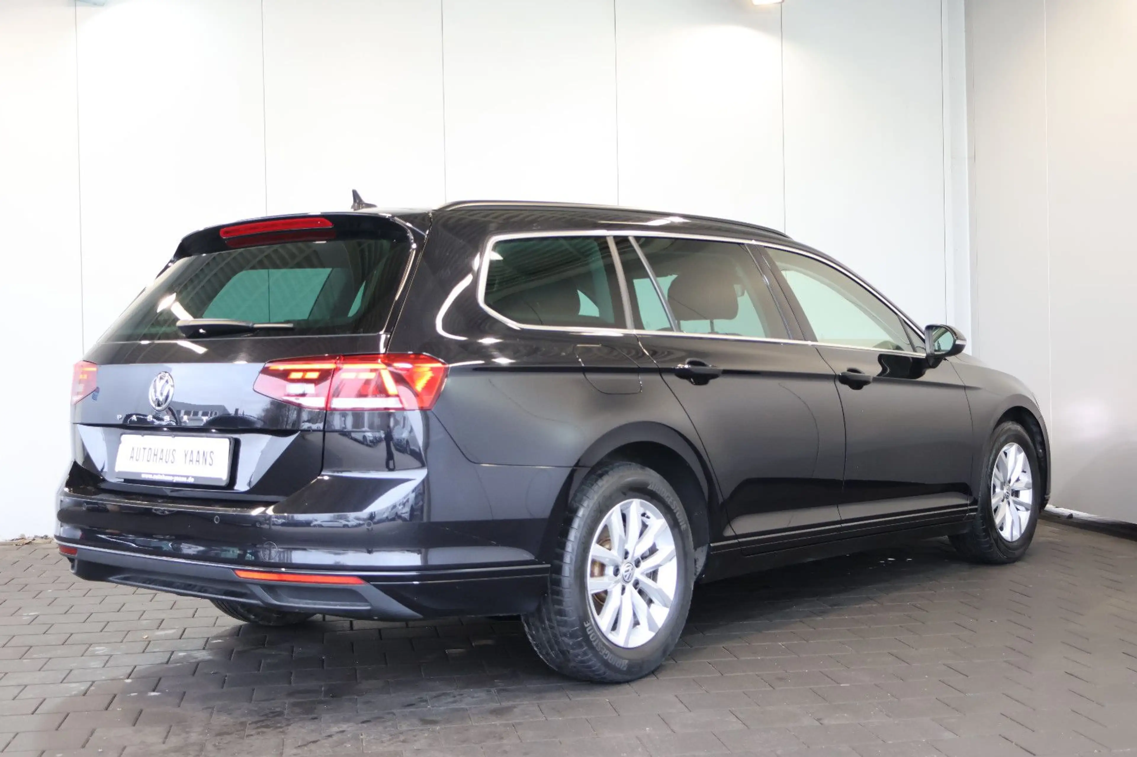 Volkswagen Passat Variant Passat 2.0 TDI Business ACC+LANE+KAM+LED+CARPLAY — photo 4