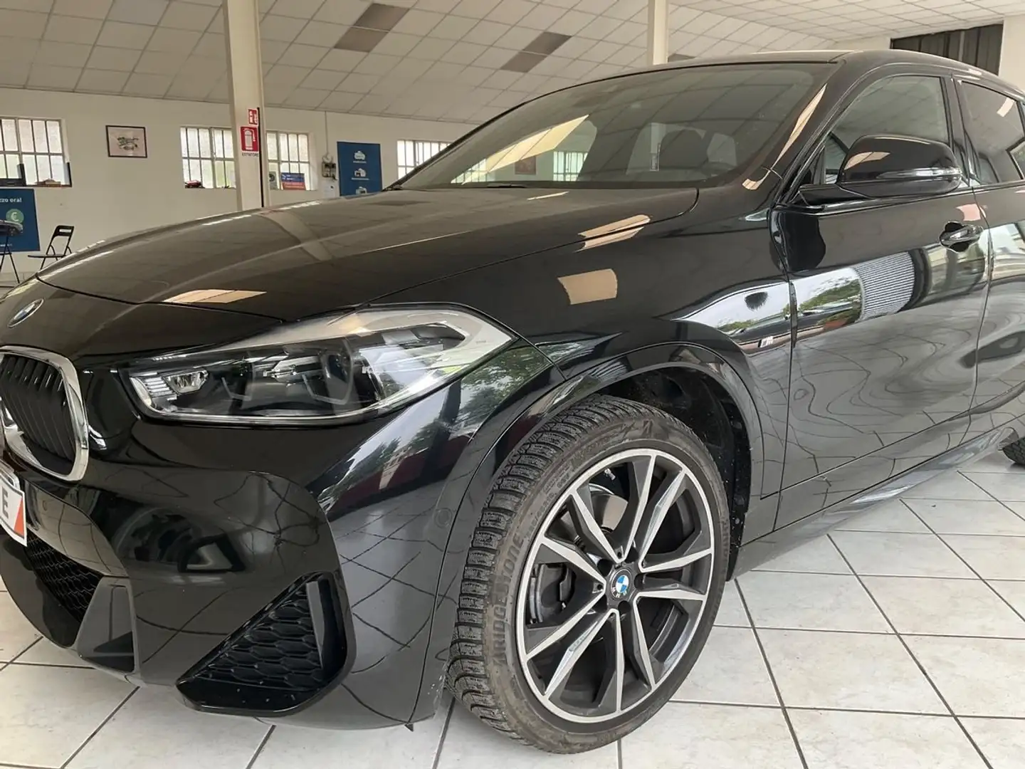 BMW X2 X2 sdrive18d Msport auto Zwart - 2