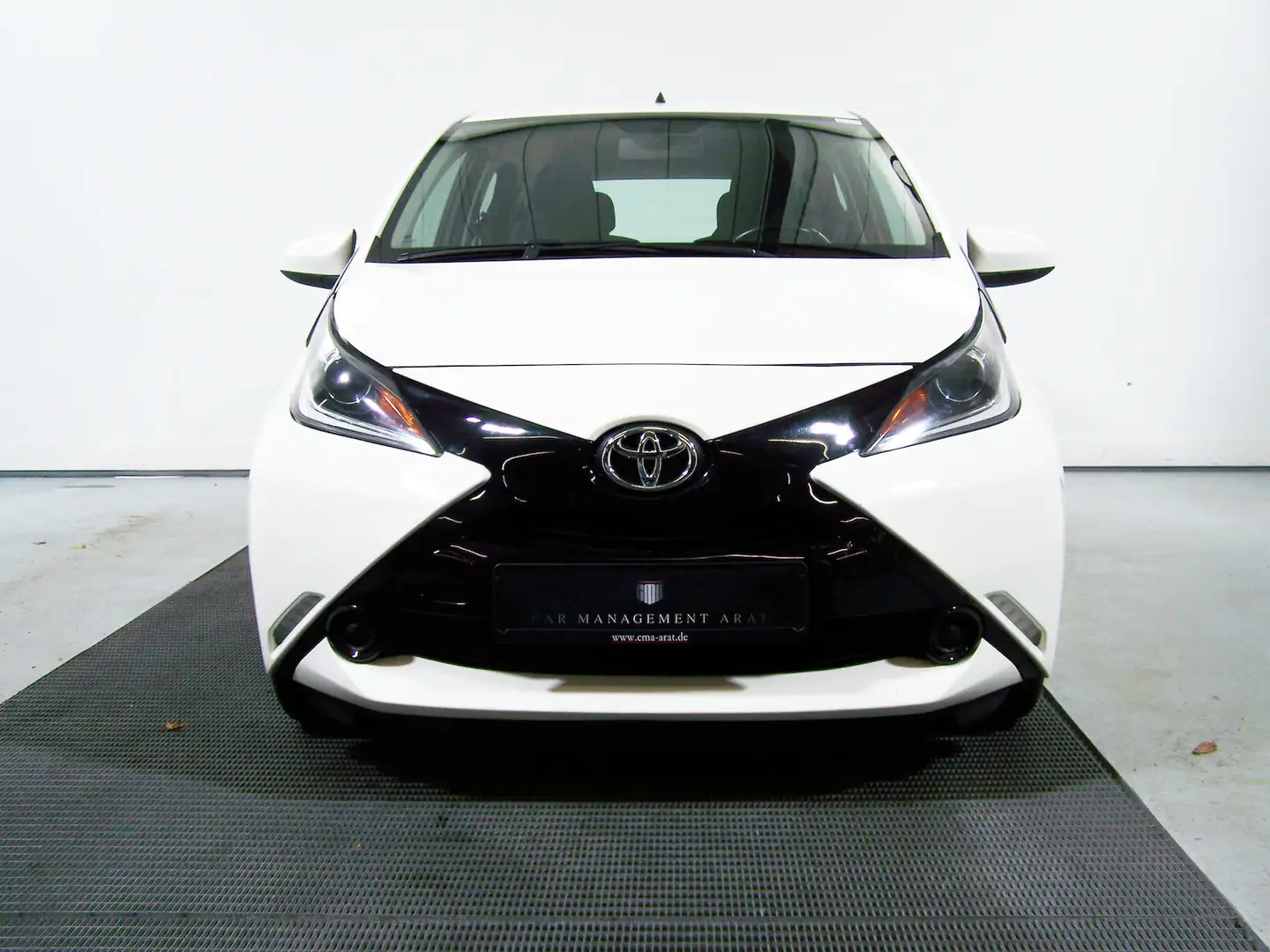 Toyota Aygo X 1.0 VVT-i X Play AUTOM+1.H+KLIMA+5-TÜRIG Weiß - 2