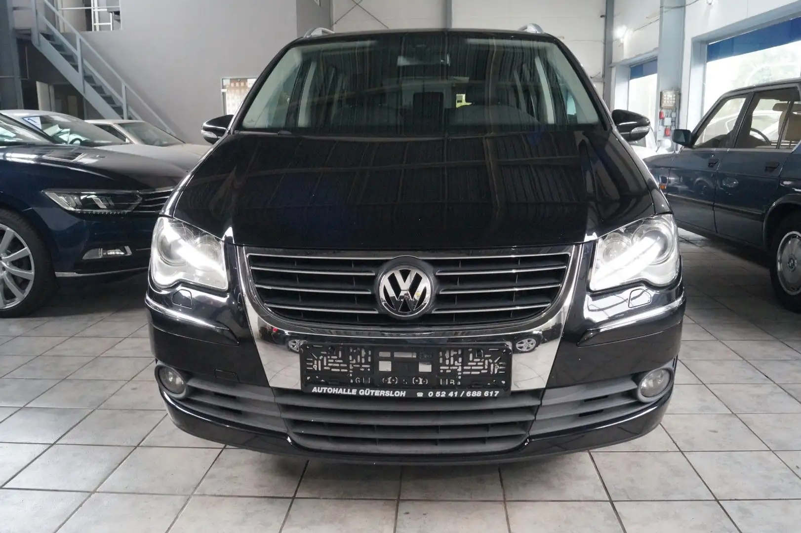 Volkswagen Touran 1.4 Highline*7 Sitzer*Navi*SH* Noir - 2