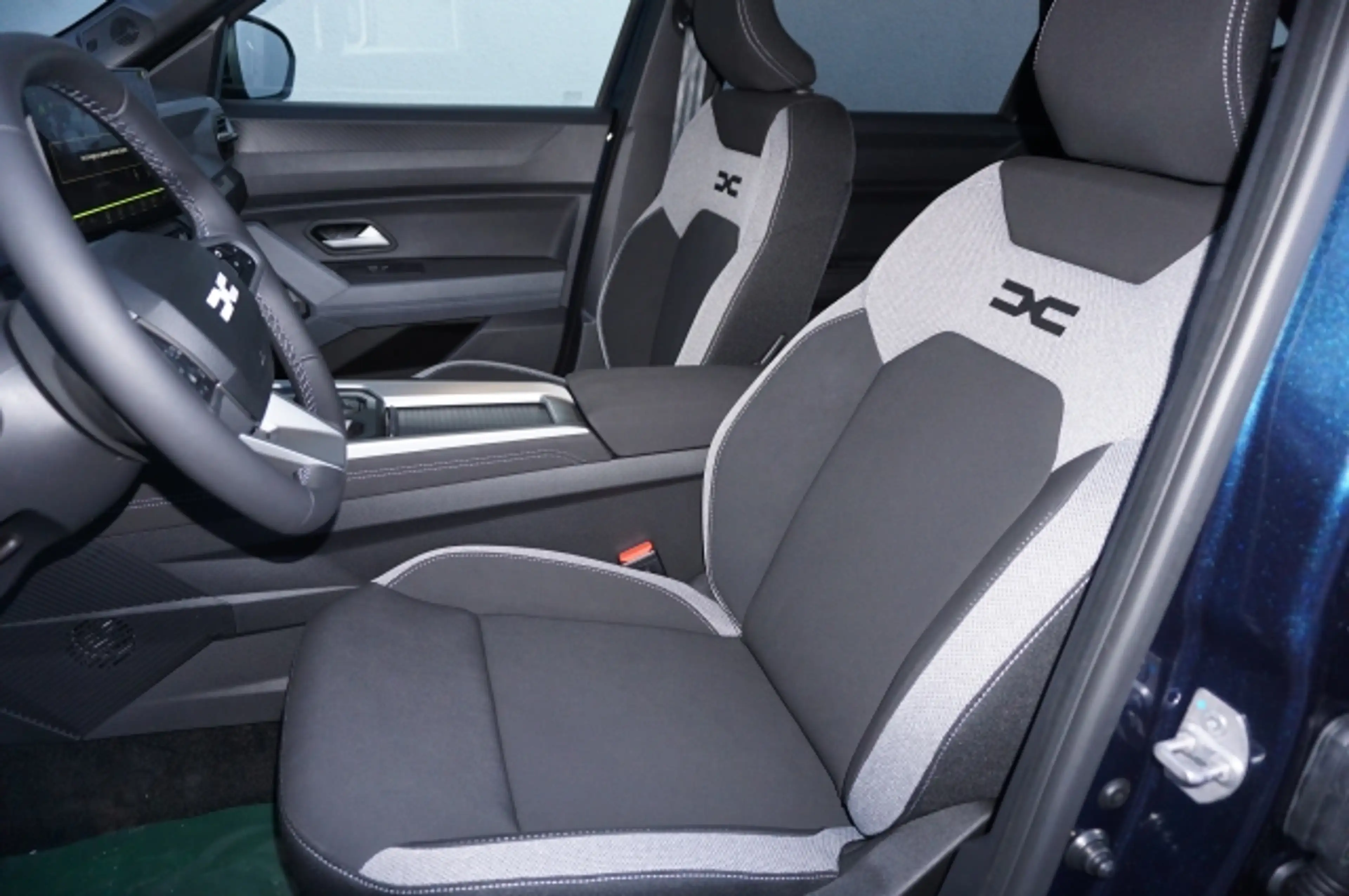 Dacia Bigster Journey Hybrid 155 mit AHV abnehmbar — photo 5