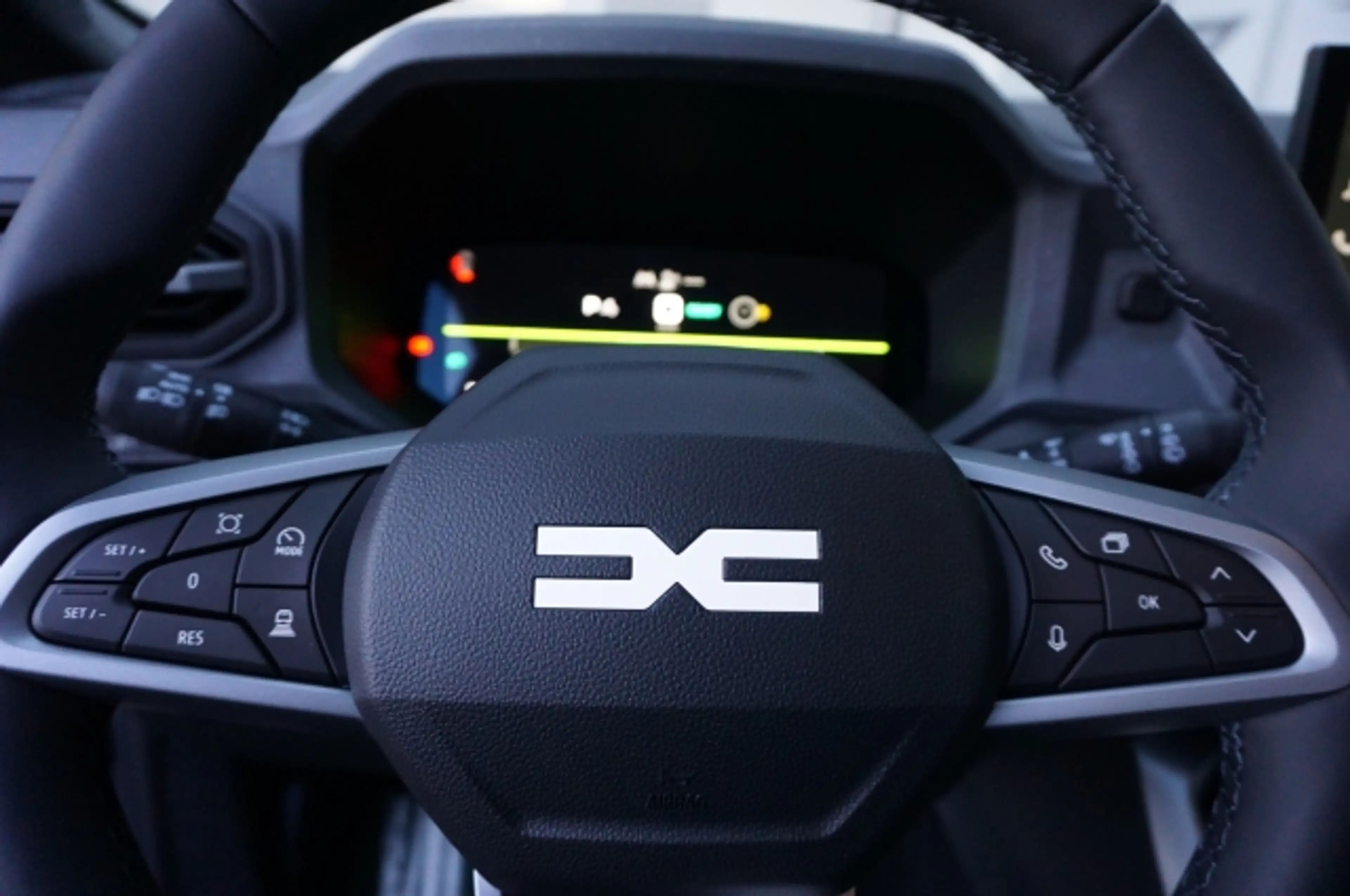 Dacia Bigster Journey Hybrid 155 mit AHV abnehmbar — photo 8