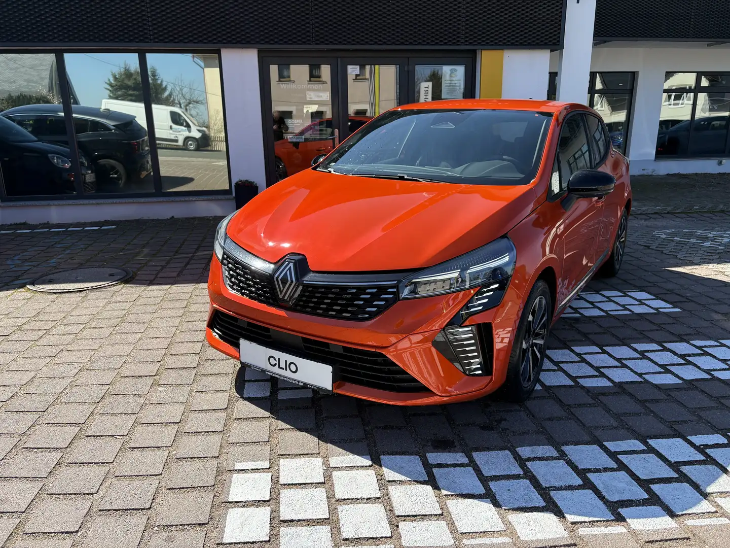 Renault Clio Techno VALENCIA ORANGE Orange - 1