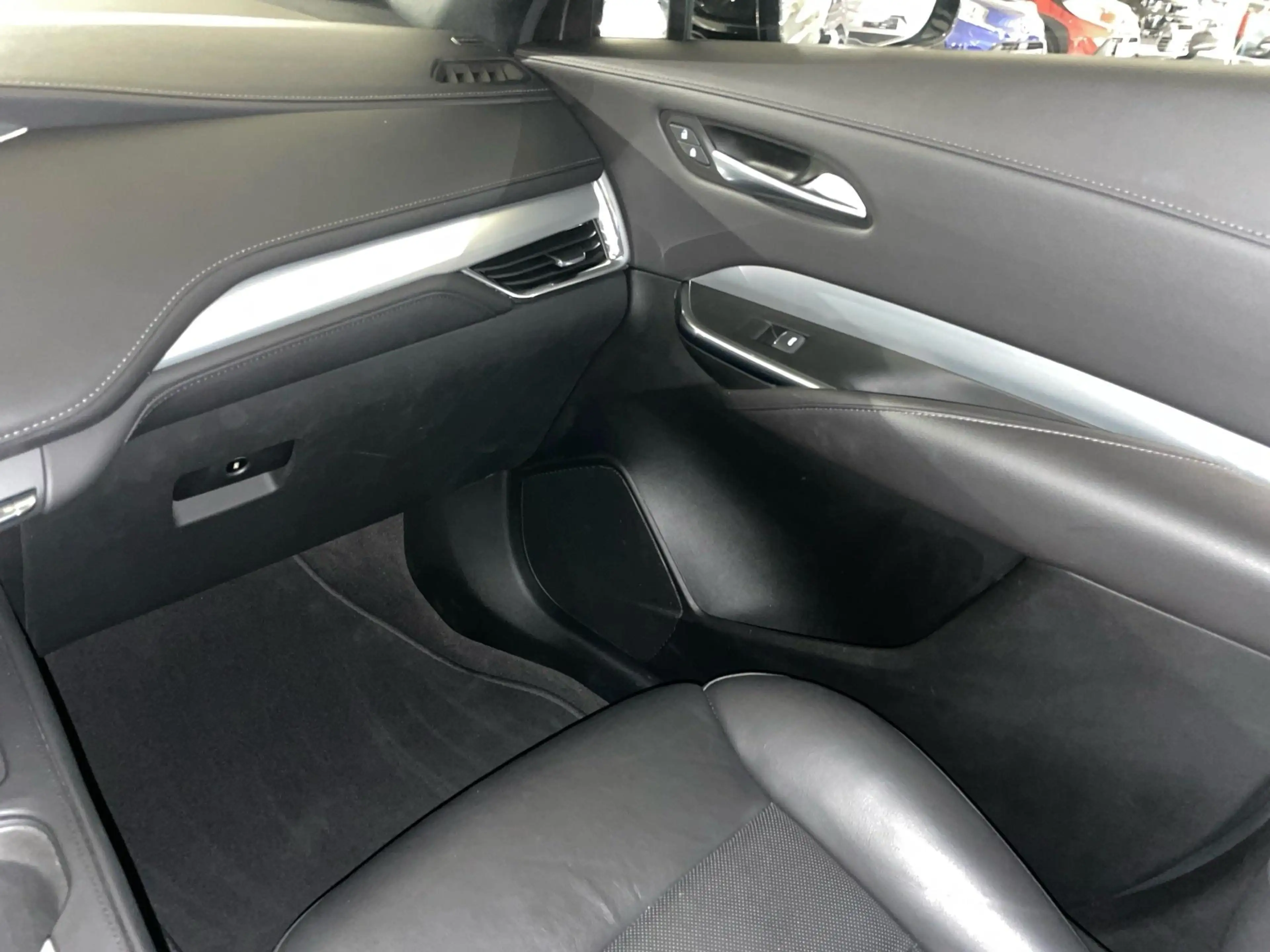 Cadillac XT4 2.0 350D Premium Luxury Auto. — photo 9