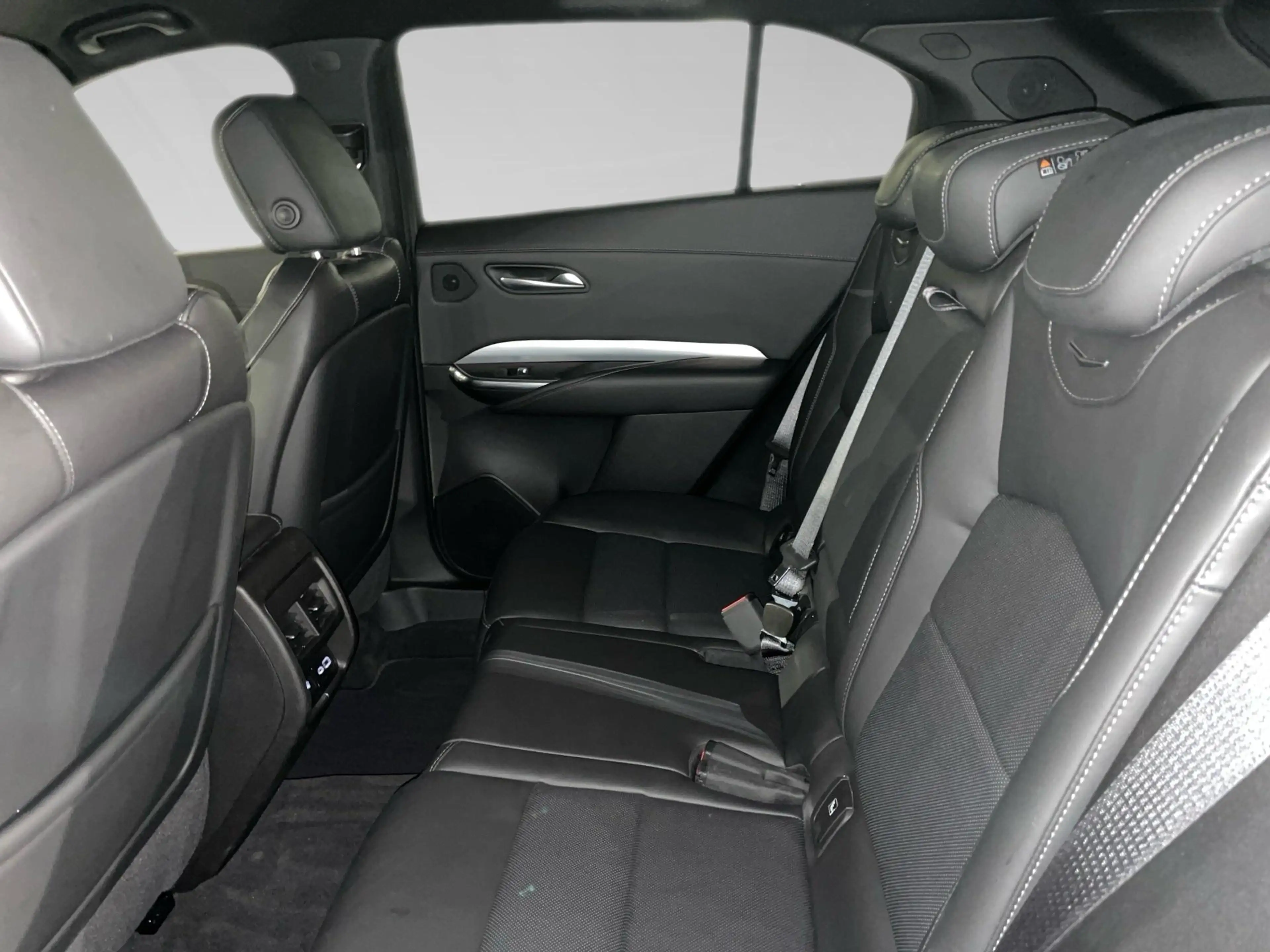 Cadillac XT4 2.0 350D Premium Luxury Auto. — photo 11