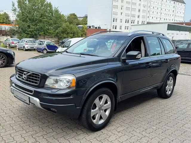 Volvo XC90 2.4 D5 AWD GEARTRONIC 7-SITZER VOLL TÜV NEU