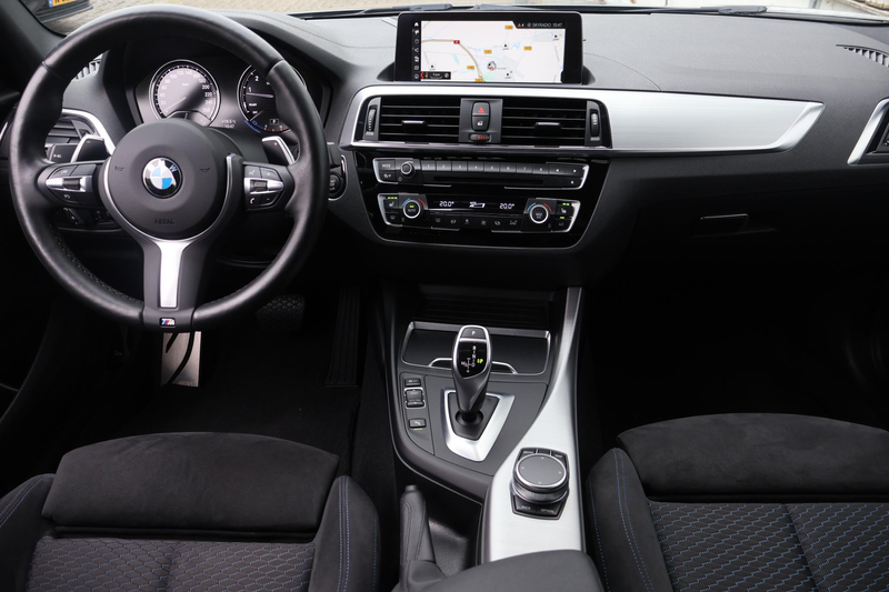 BMW 140 1-serie M140i High Executive — photo 11