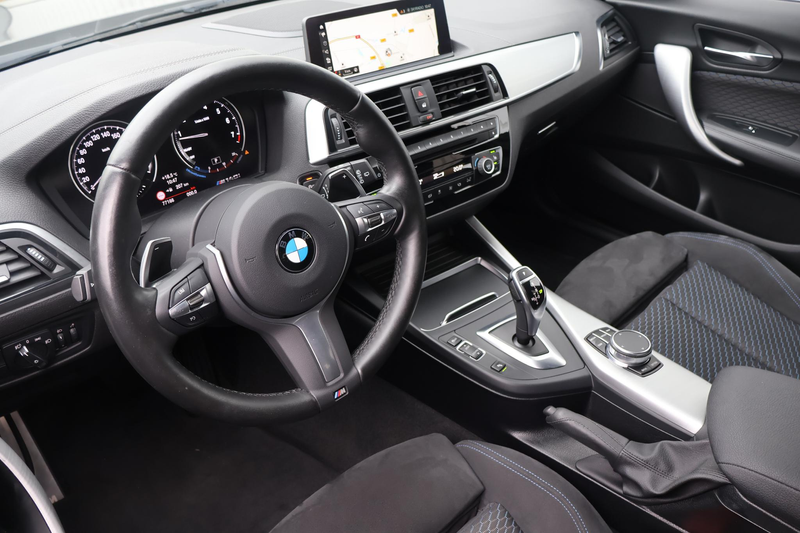 BMW 140 1-serie M140i High Executive — photo 8