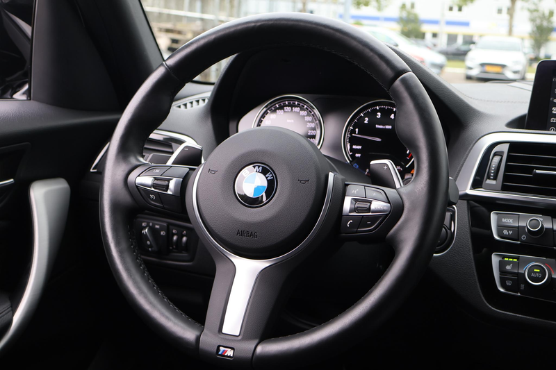 BMW 140 1-serie M140i High Executive — photo 12