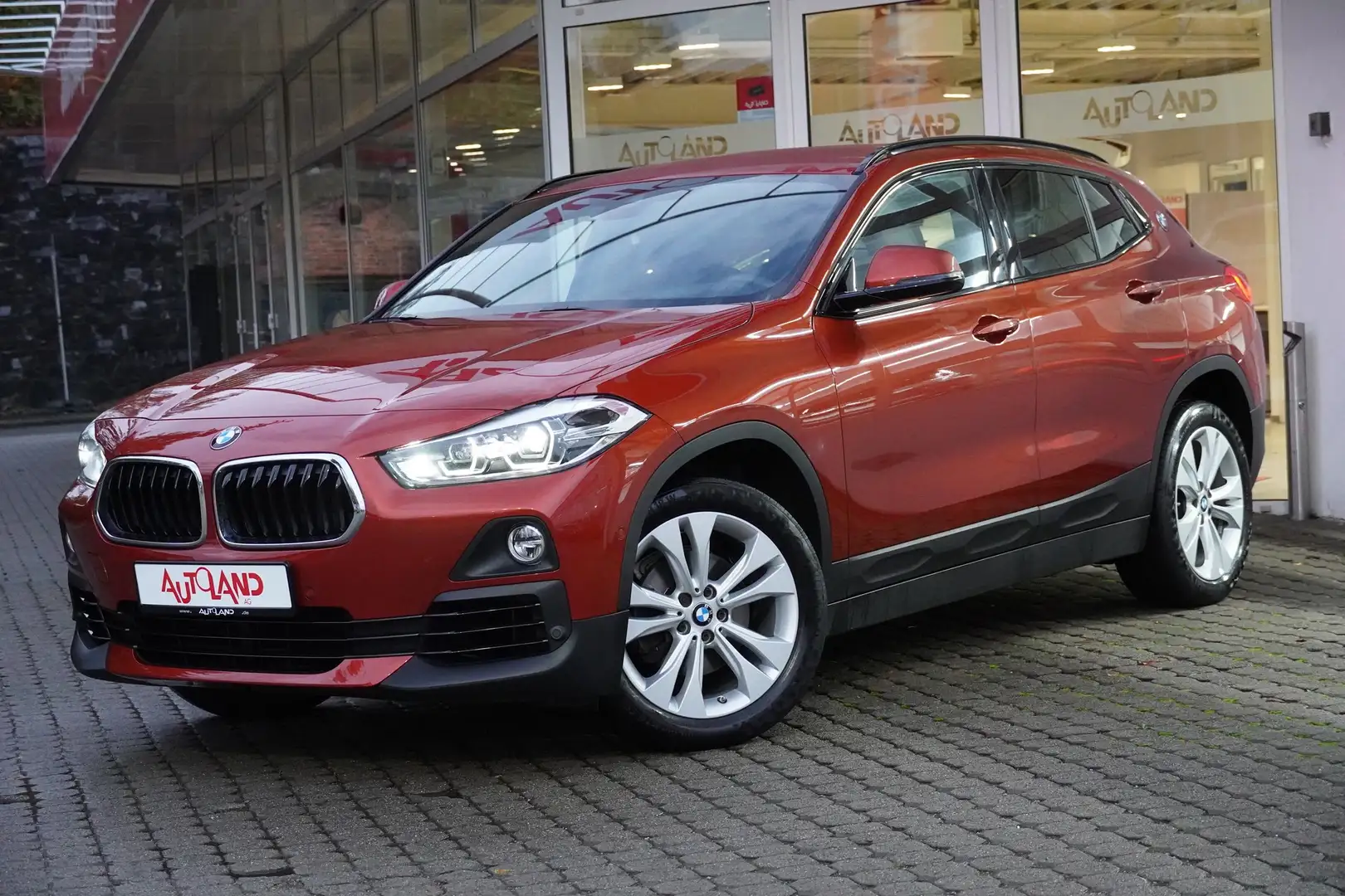 BMW X2 sDrive 18i LED Navi Head-Up PDC Sitzheizung Orange - 2