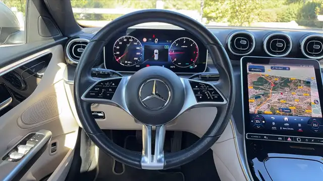Mercedes-Benz C-Class view 23