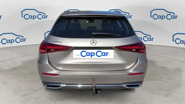 Mercedes-Benz C-Class view 3