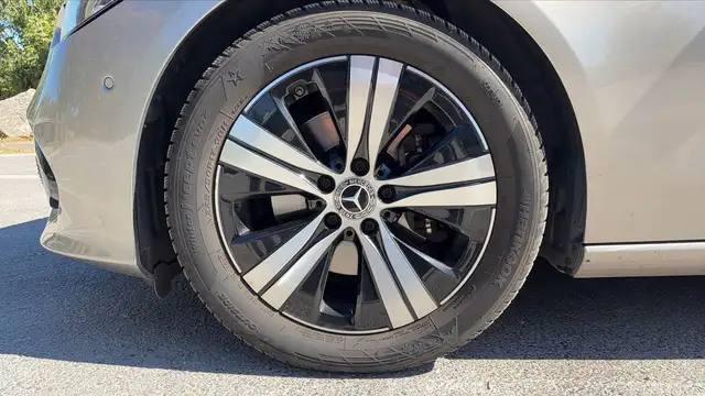 Mercedes-Benz C-Class view 18