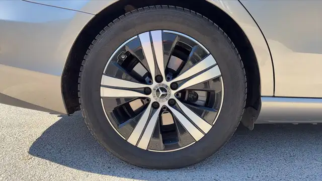 Mercedes-Benz C-Class view 16