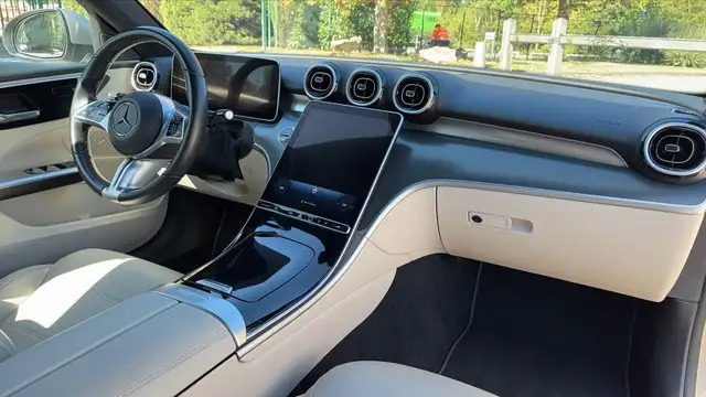 Mercedes-Benz C-Class view 10