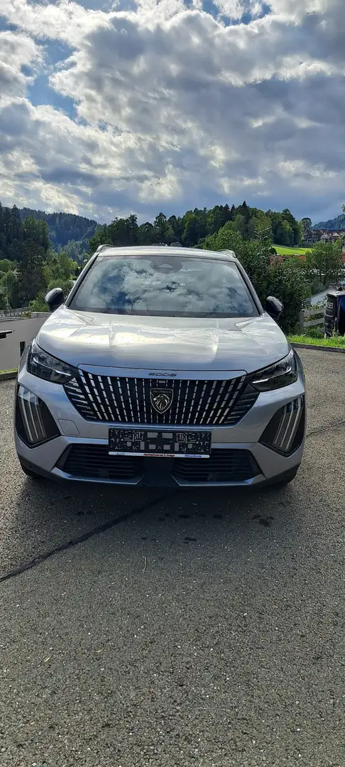 Peugeot 2008 Hybrid 145 e-DCS6 GT *LED*AHK*MASSAGE* Grau - 2