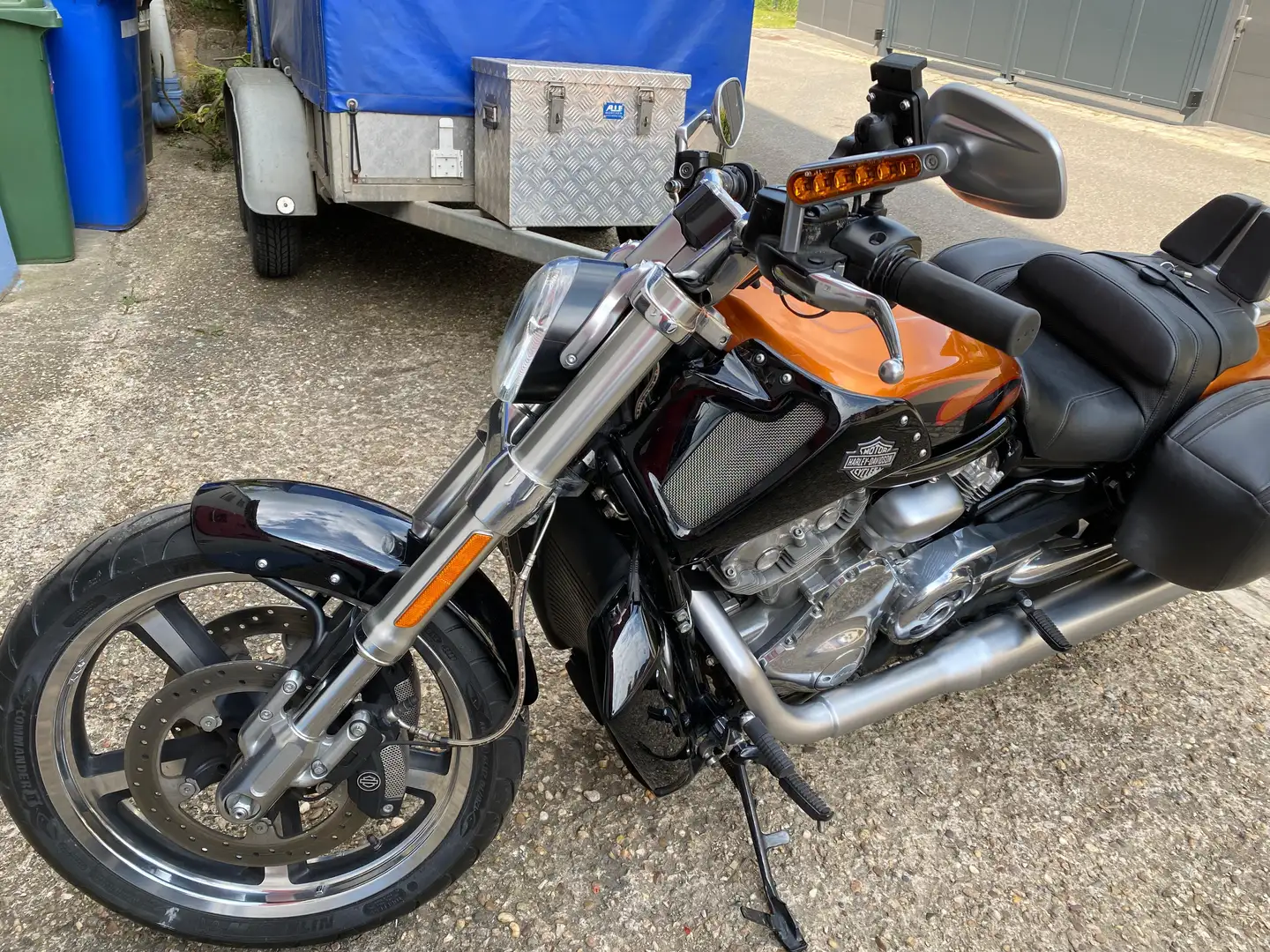 Harley-Davidson V-Rod VRSCV Oranj - 2