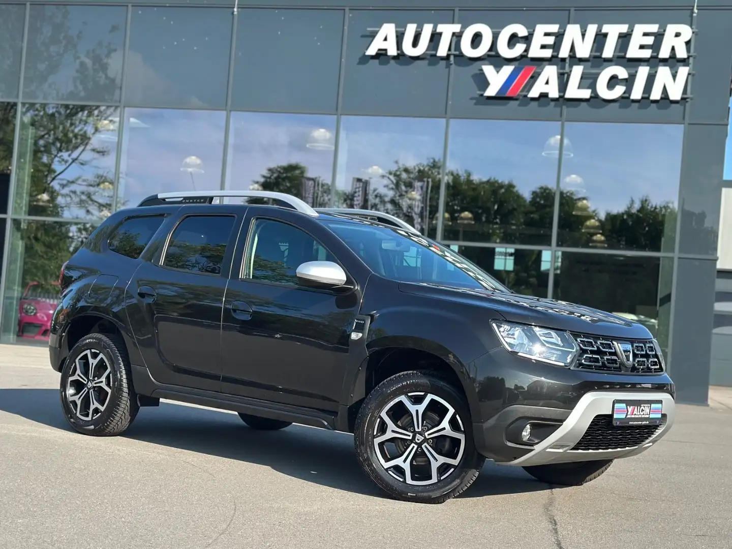 Dacia Duster TCe 130 4WD GPF Prestige 2.HA/R-CAM/NAVI Schwarz - 1