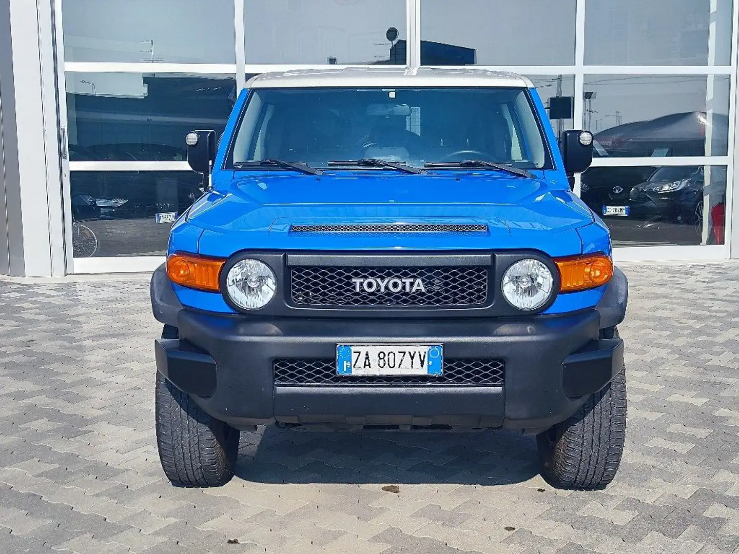 Toyota FJ Cruiser 4.0 V6 A/T GPL 4WD Inseribili Blau - 2