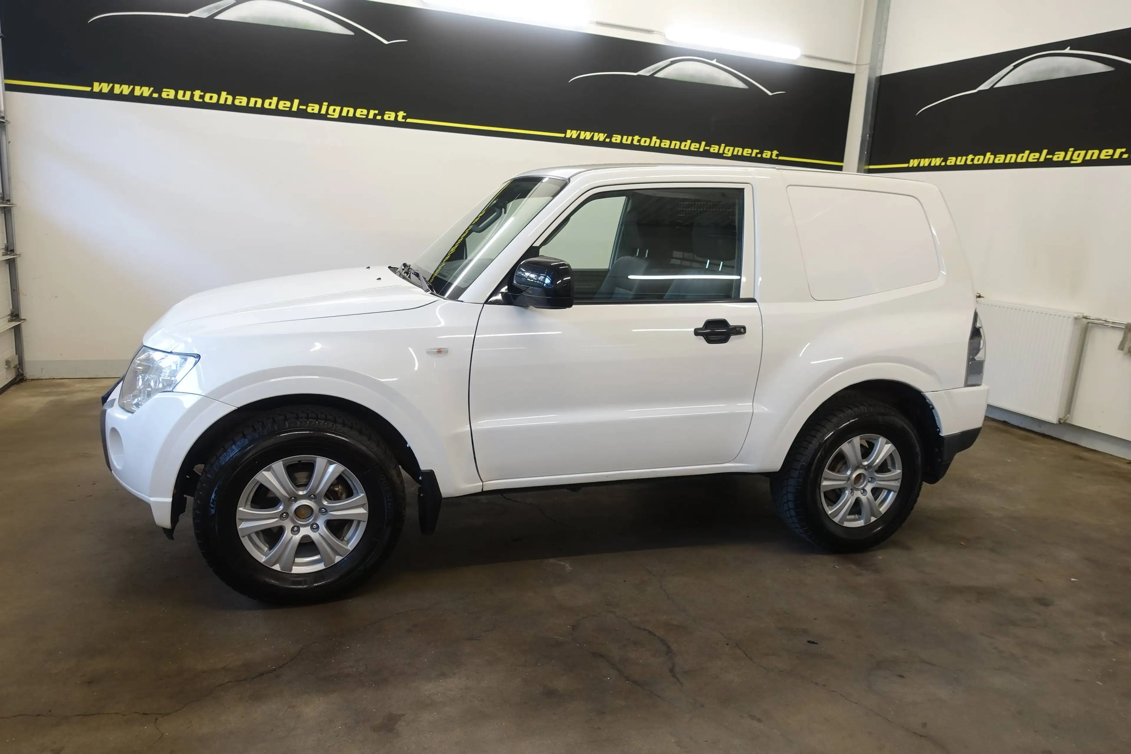 Mitsubishi Pajero Van 3.2 DI-D Inform DPF — photo 15