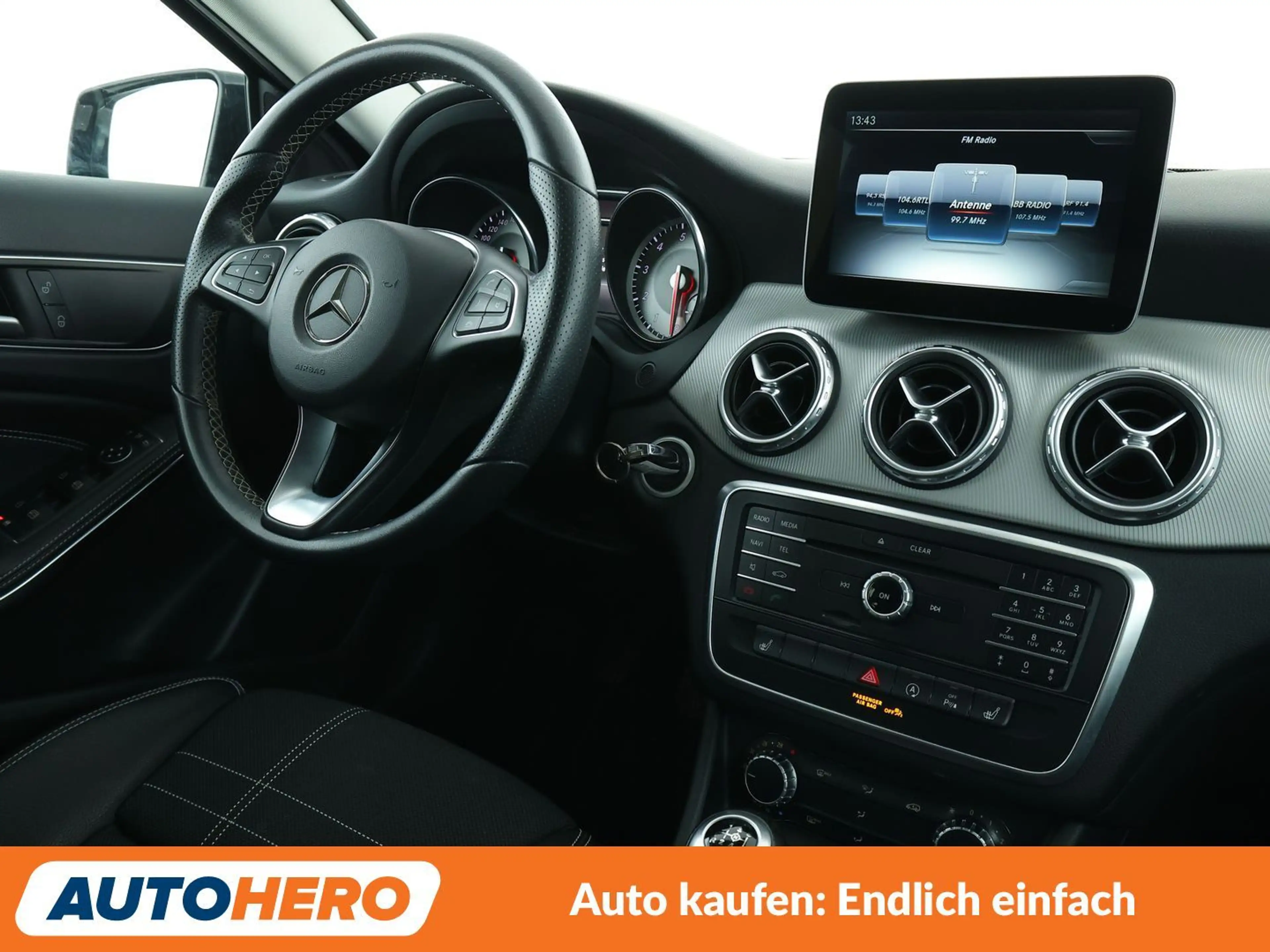 Mercedes-Benz GLA 180 GLA 180 Urban*XENON*PDC*SHZ*KLIMA* — photo 13