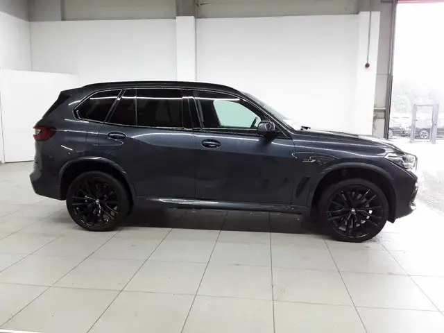 BMW X5 view 10