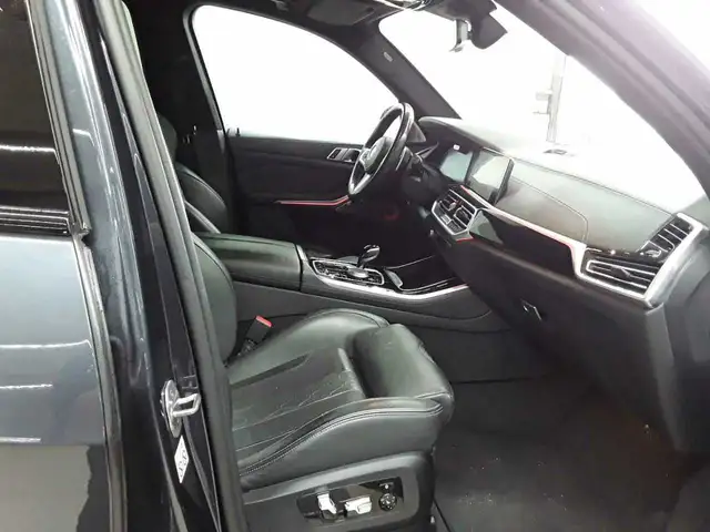 BMW X5 view 4