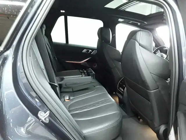 BMW X5 view 16
