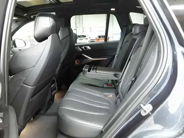 BMW X5 view 14