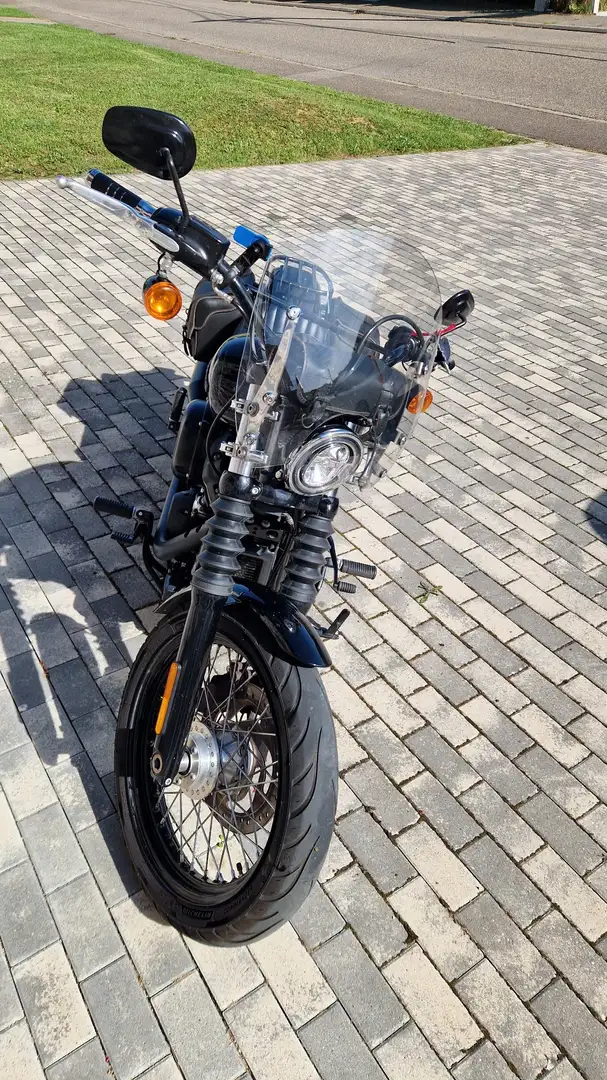 Harley-Davidson Street Bob Černá - 2