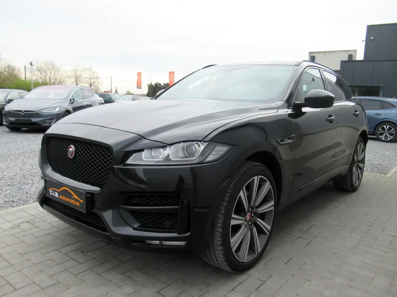 Jaguar F-Pace 3.0 D V6 AWD R-Sport / Lichte Vracht / Black Pack / Panodak / ... — foto 6