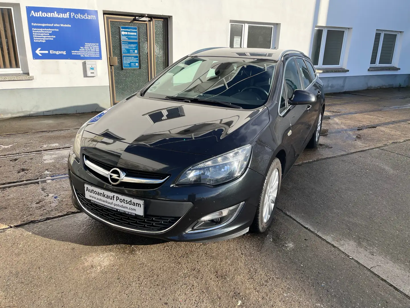 Opel Astra Exklusiv, Sitzh., PDC, Tempomat, AHK, uvm. Schwarz - 2