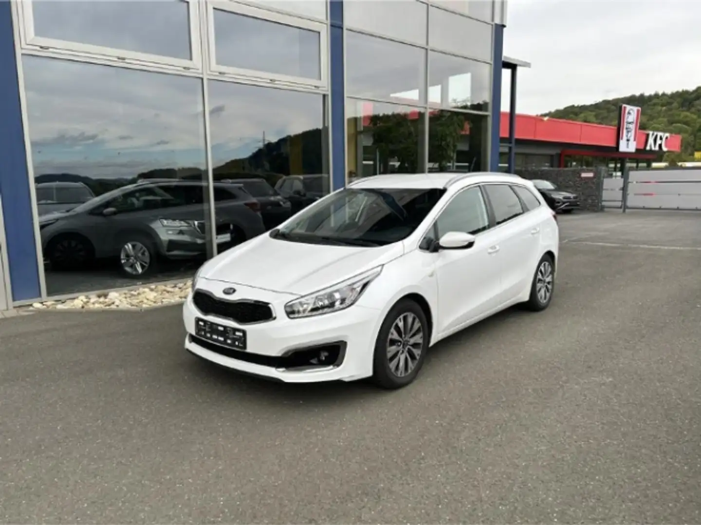 Kia Ceed / cee'd 1.6 CRDi Dream Team Sportswagon Navi Premium Paket Blanc - 1