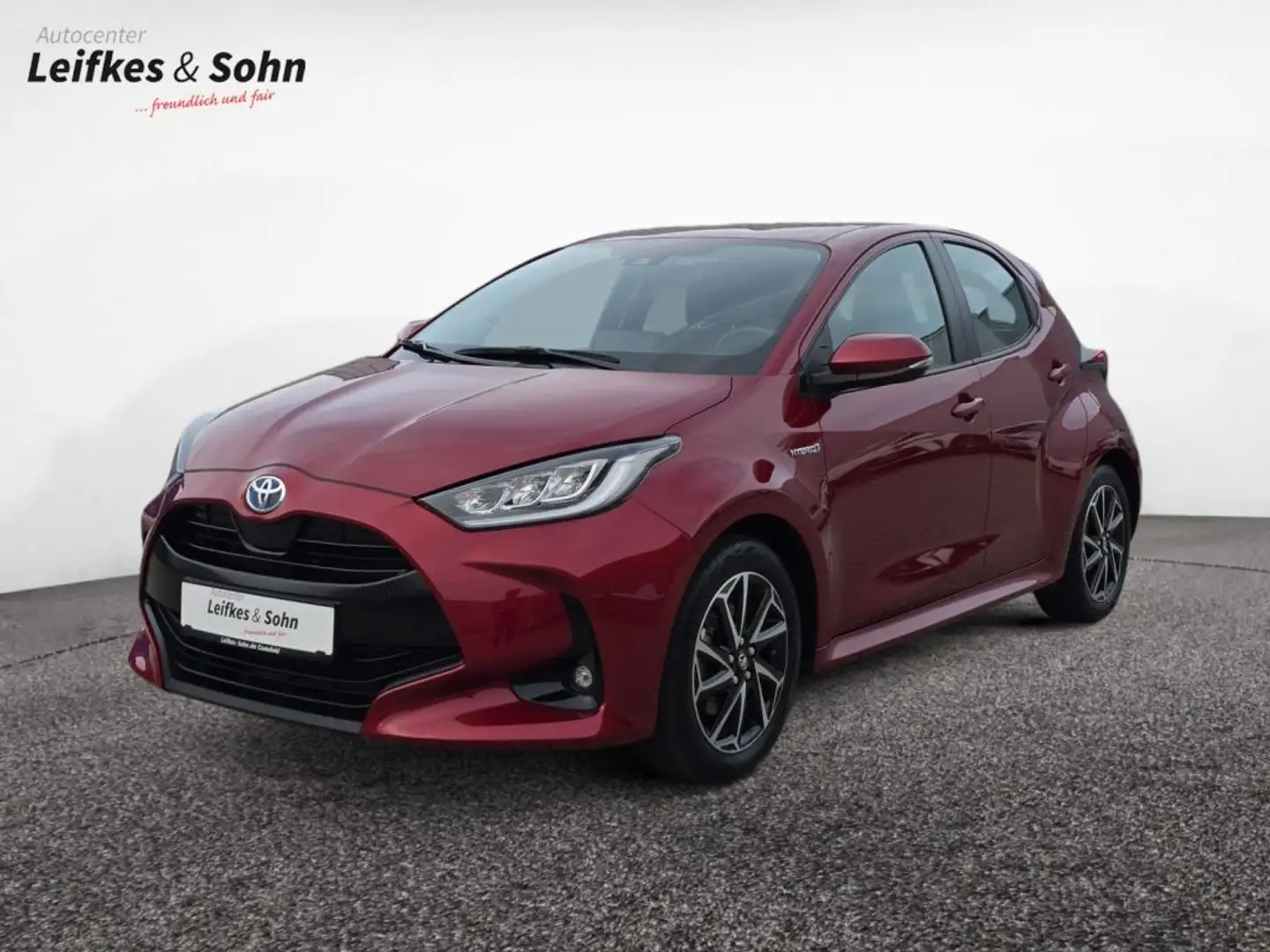 Toyota Yaris Hybrid 1.5 VVT-i Club - 1