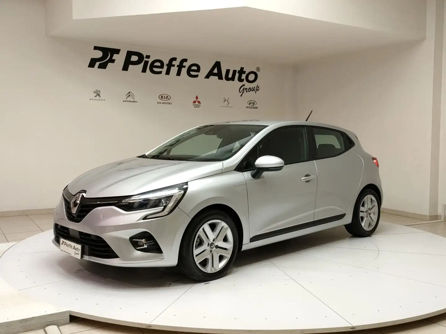 Renault Clio 5ª serie - Clio Full Hybrid E-Tech 140 CV 5 porte Grau - 1
