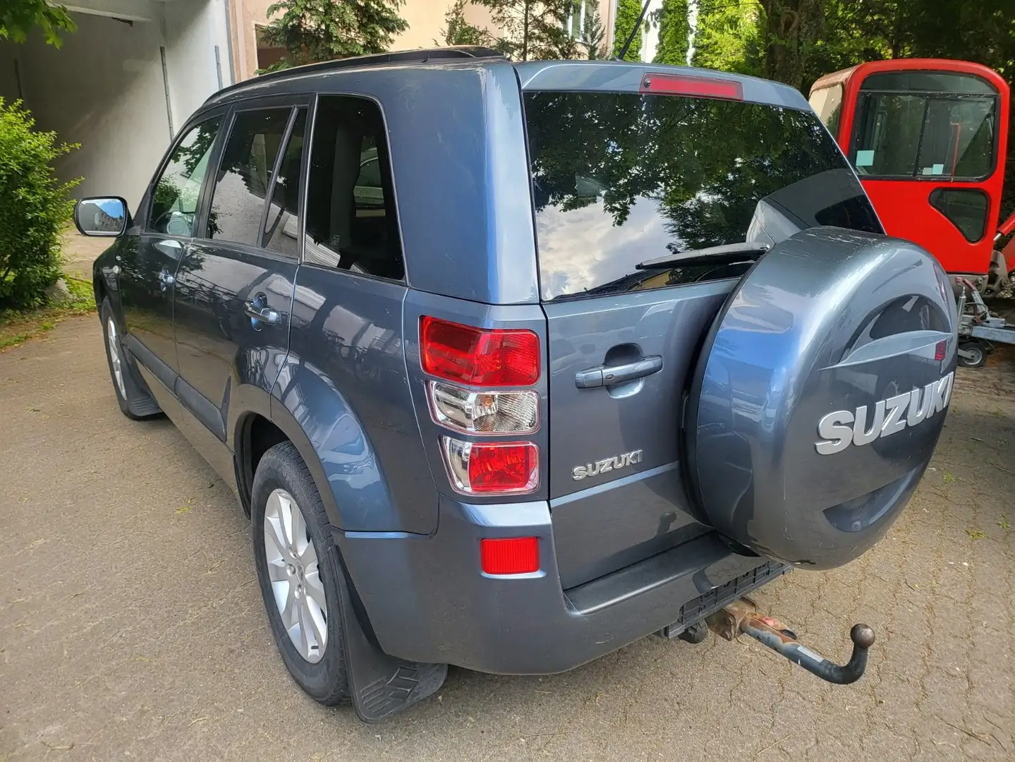 Suzuki Grand Vitara 1.9 DDiS DPF 129PS 4X4 NAVI SCHIEBEDACH KLIMAAUT. Grau - 2