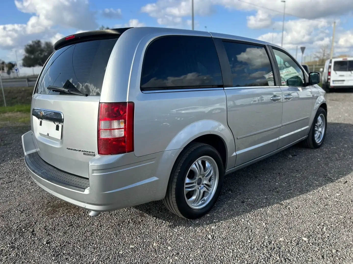 Chrysler Voyager Grand 2.8CRD Limited Aut. Gris - 2