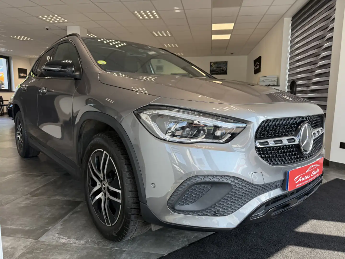 Mercedes-Benz GLA 200 200 D 150CH BUSINESS LINE 8G-DCT Gris - 2