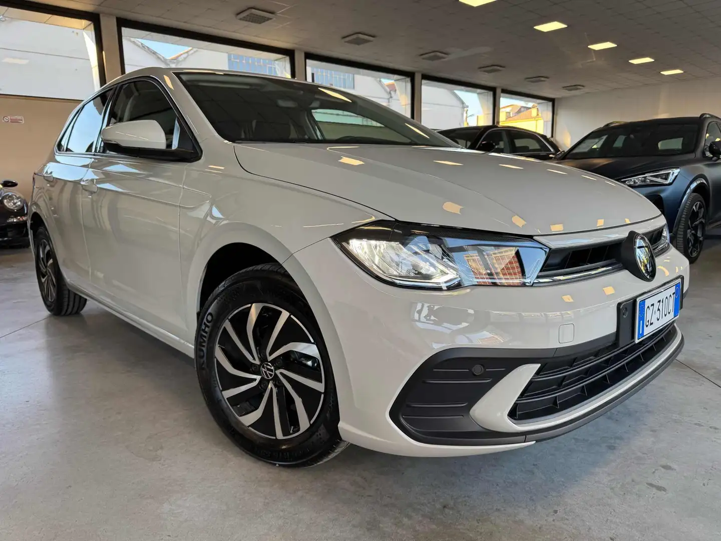 Volkswagen Polo 1.0 Edition Plus KM0 Gris - 2