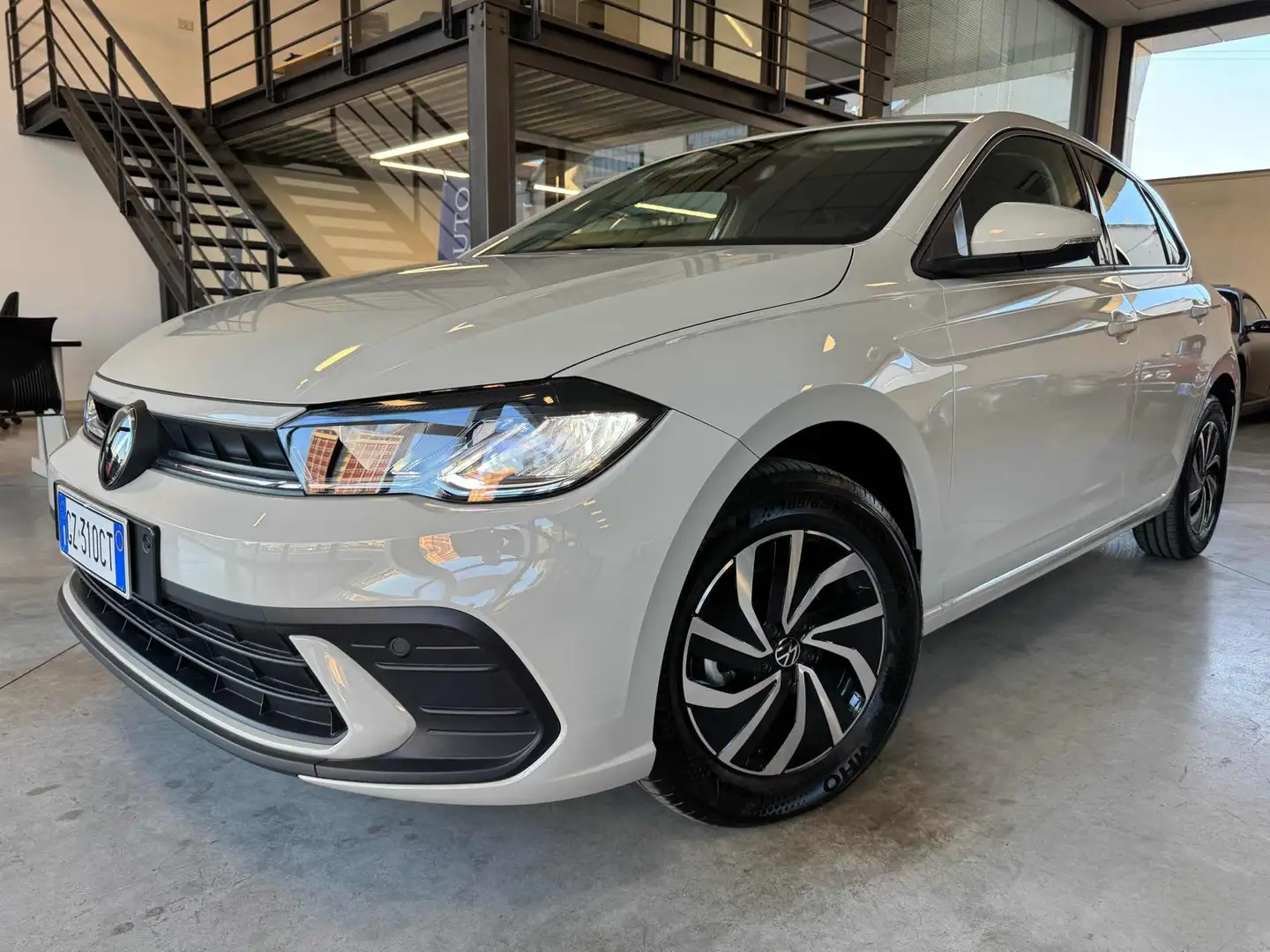 Volkswagen Polo 1.0 Edition Plus KM0 Gris - 1