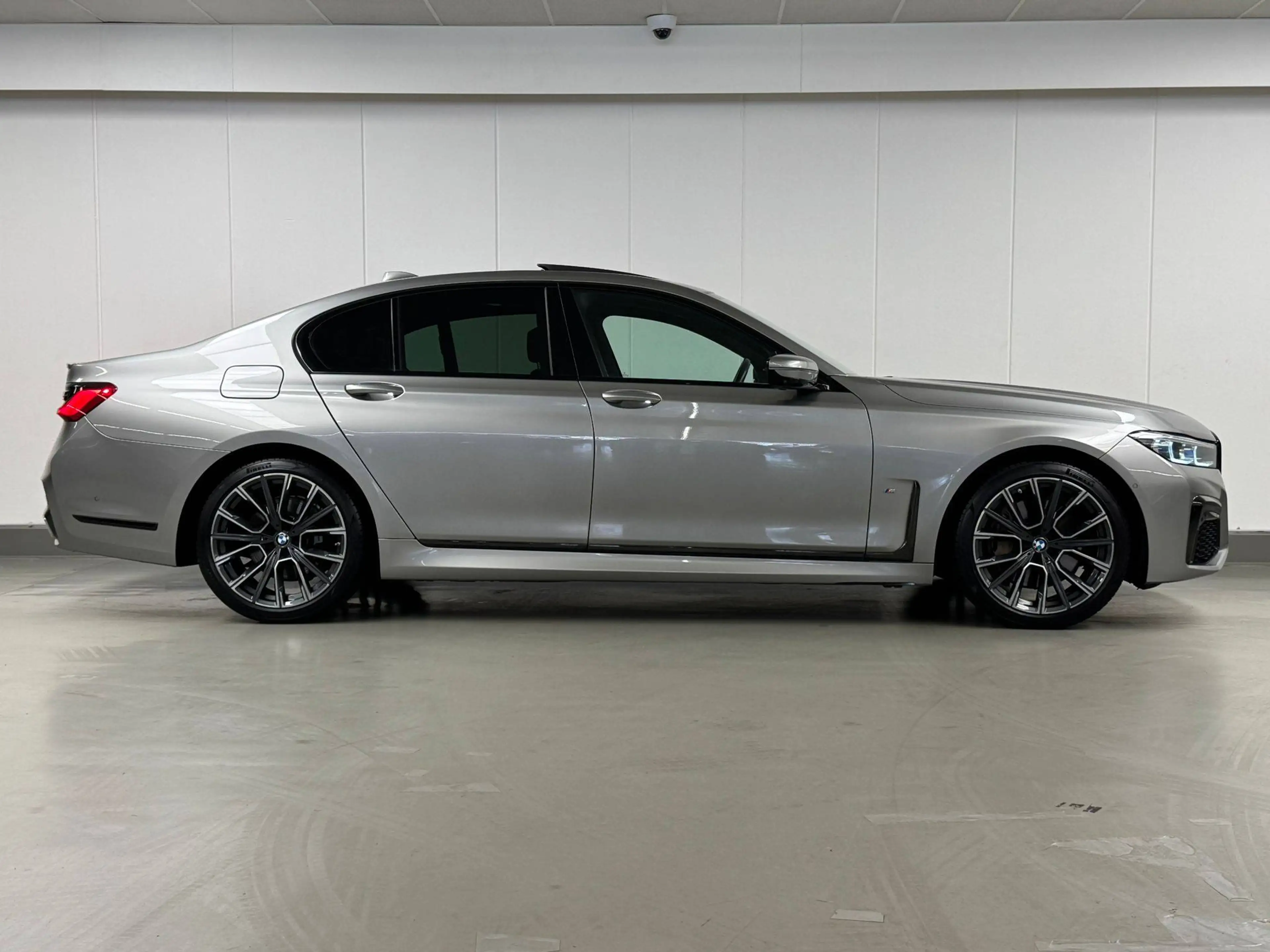 BMW 745 eAS PHEV M SPORT TO PANO LASER HEAD UP HARMAN CAMERA GPS CUIR FULL — photo 4
