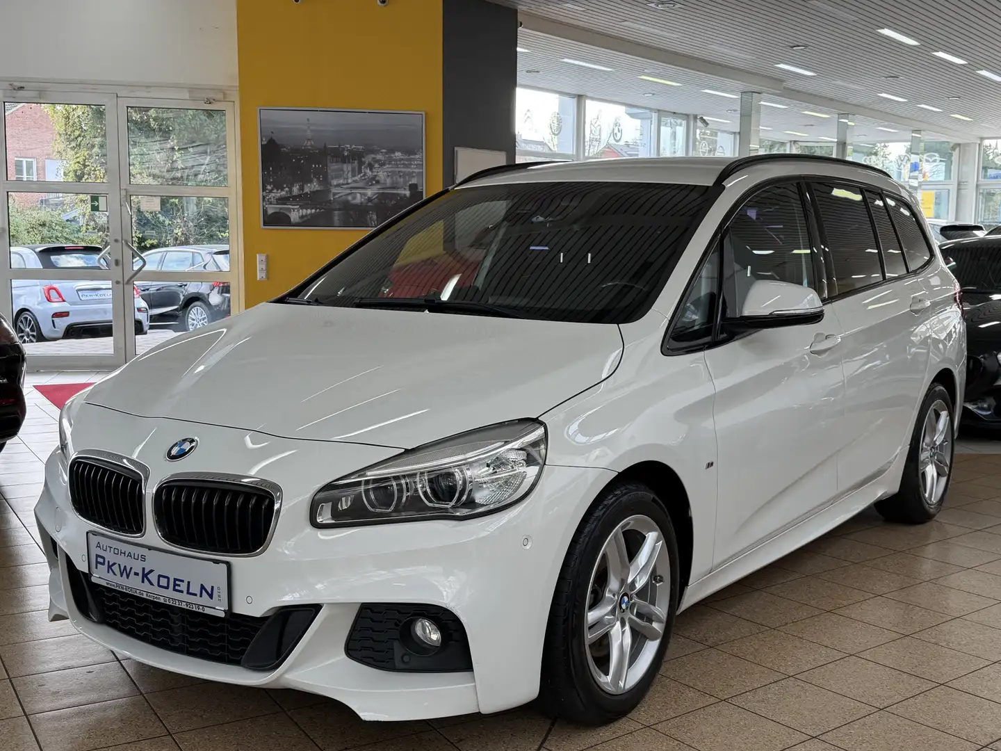 BMW 218 d M-SPORTPAKET *NAVi*LED*PDC* Weiß - 1