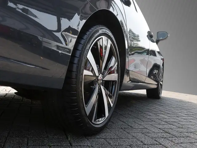 Volkswagen Golf view 7