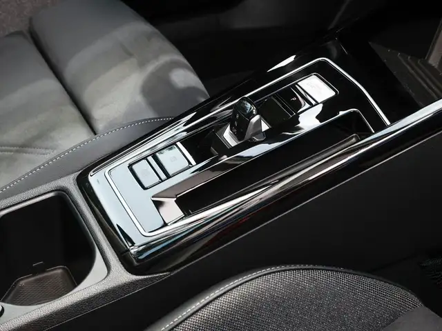 Volkswagen Golf view 11