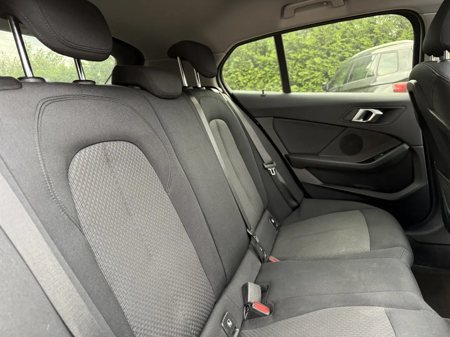 BMW 118 1-serie 118i Aut. 136pk, Panoramadak | Navi+ | Cli Zwart - 2
