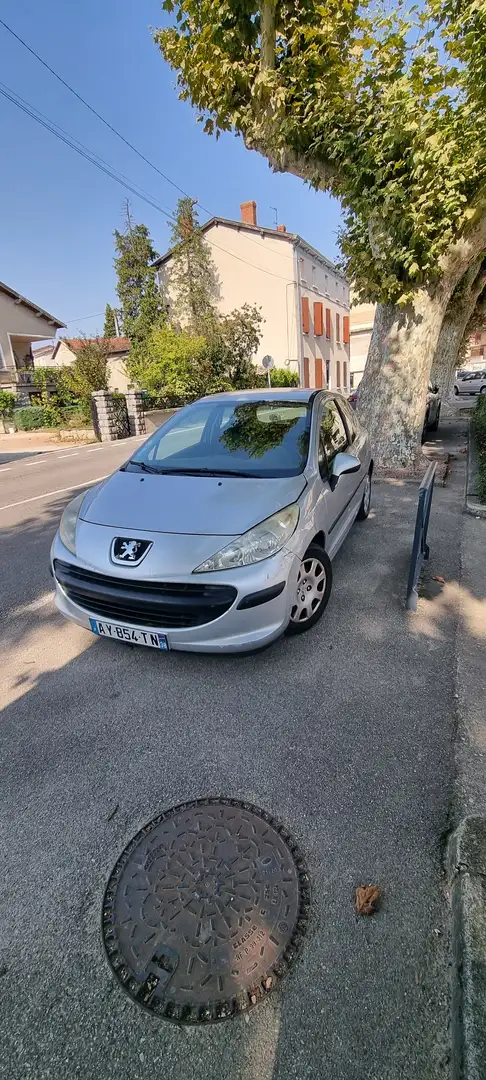 Peugeot 207 Серебристый - 1