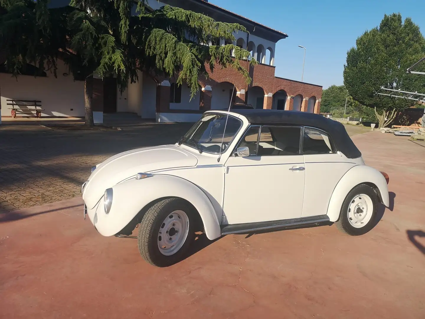 Volkswagen Maggiolino 1303 Karmann Ghia Cabrio Bianco - 1