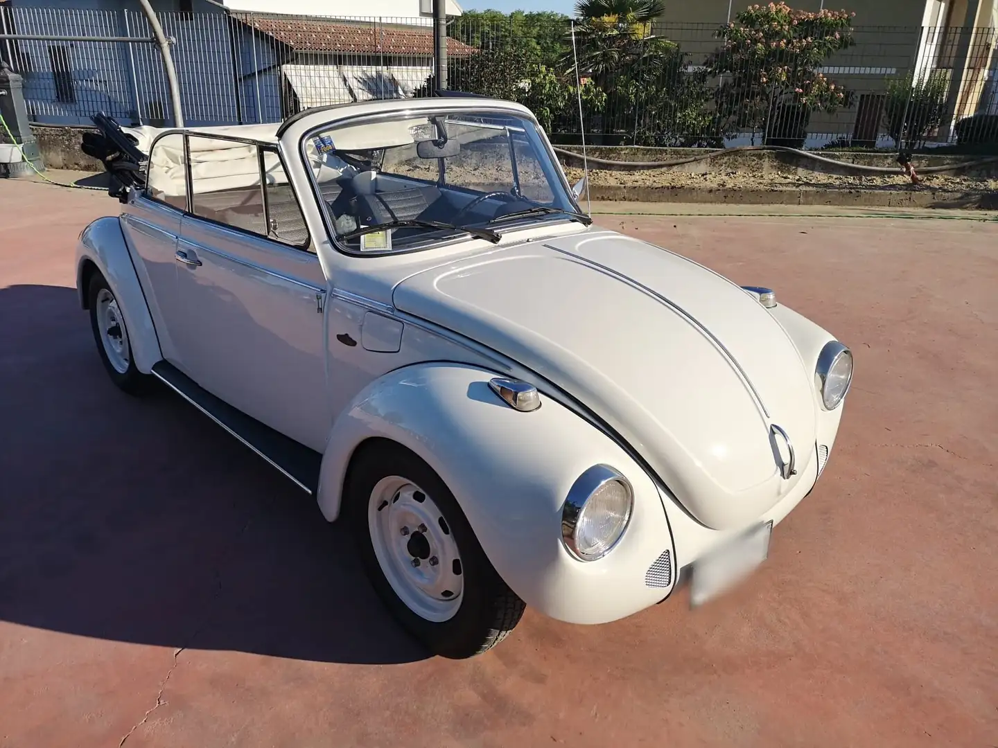 Volkswagen Maggiolino 1303 Karmann Ghia Cabrio Bianco - 2