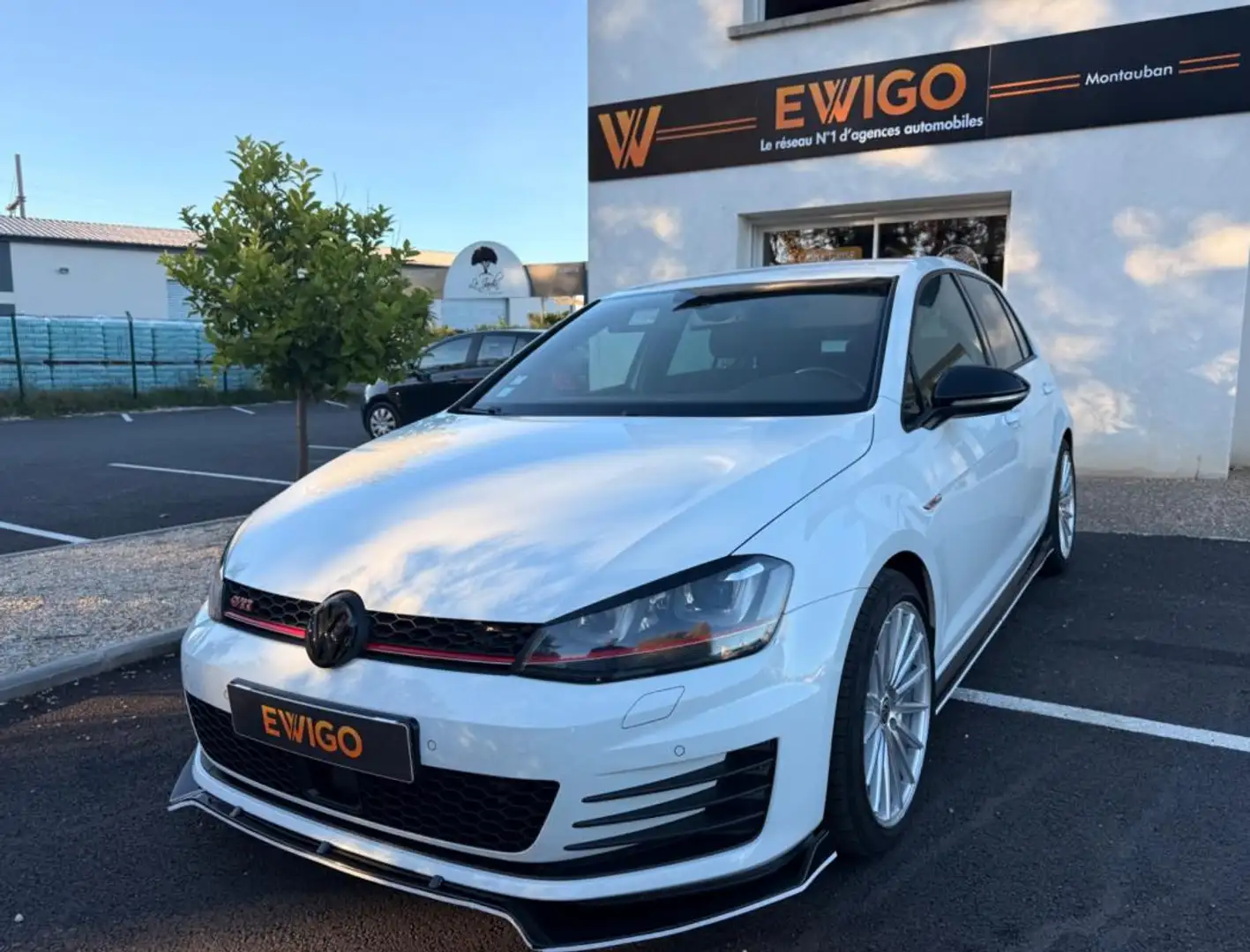 Volkswagen Golf GTI PERFORMANCE 2.0 TSI 230 DSG6 + CAMERA Blanc - 1